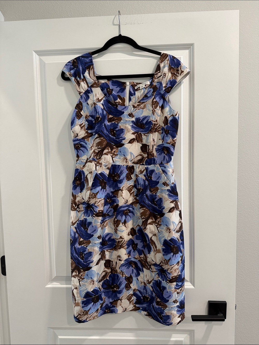 Banana Republic 💯 silk lined Floral Blue Cap-Sleeve Sheath Dress sz 6